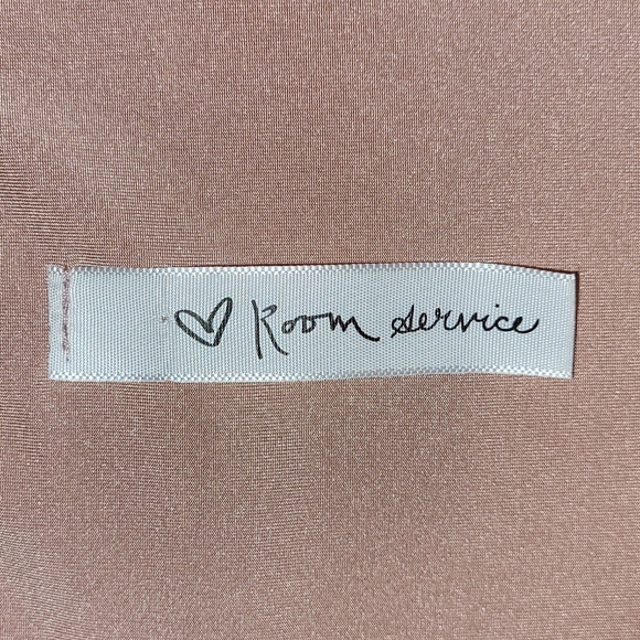 S | Room Service | Long Sleeved Crop Top - Picture 4 of 6